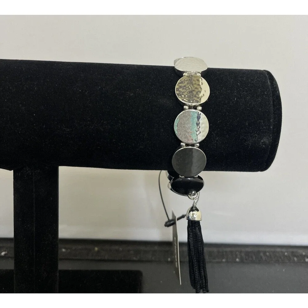 CHICO'S - Silver Hammered Metal Round & Black Cade Stretch Bracelet NWT) Charity - Picture 2 of 7